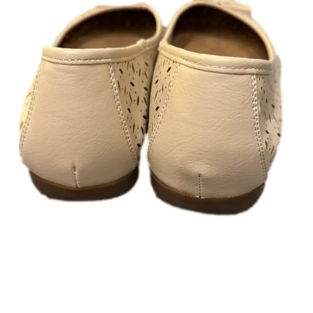 NWT Cliffs by White Mountain cream comfort flats 